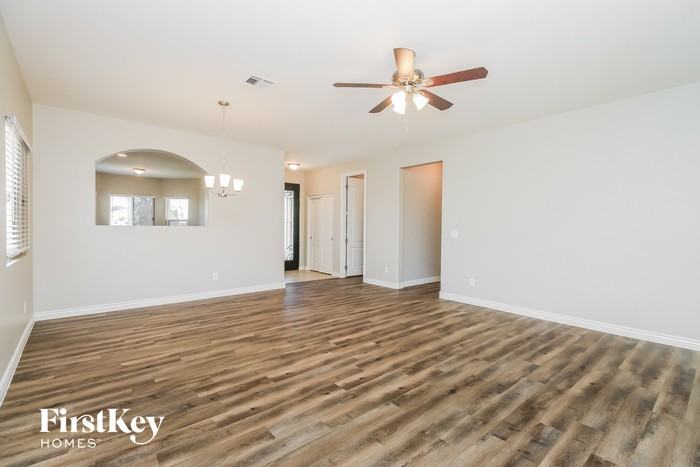 677 W Mesquite Tree Ln - Photo 3 of 15