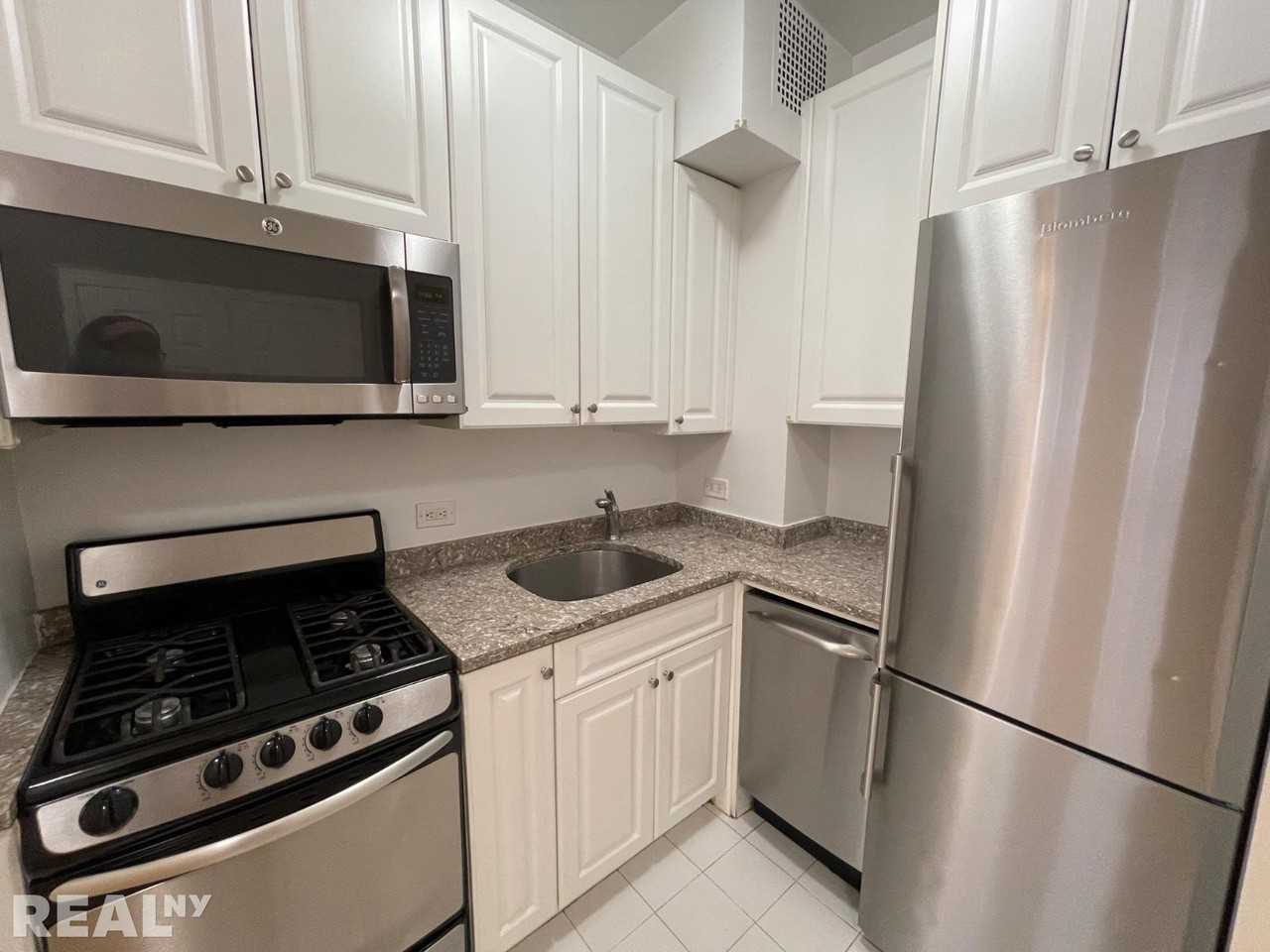 W 56th St #4F - Photo 3 of 4