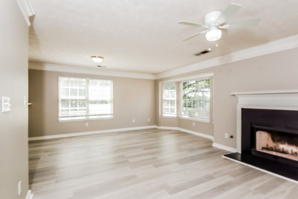 1683 Barrington Overlook - Photo 4 of 17