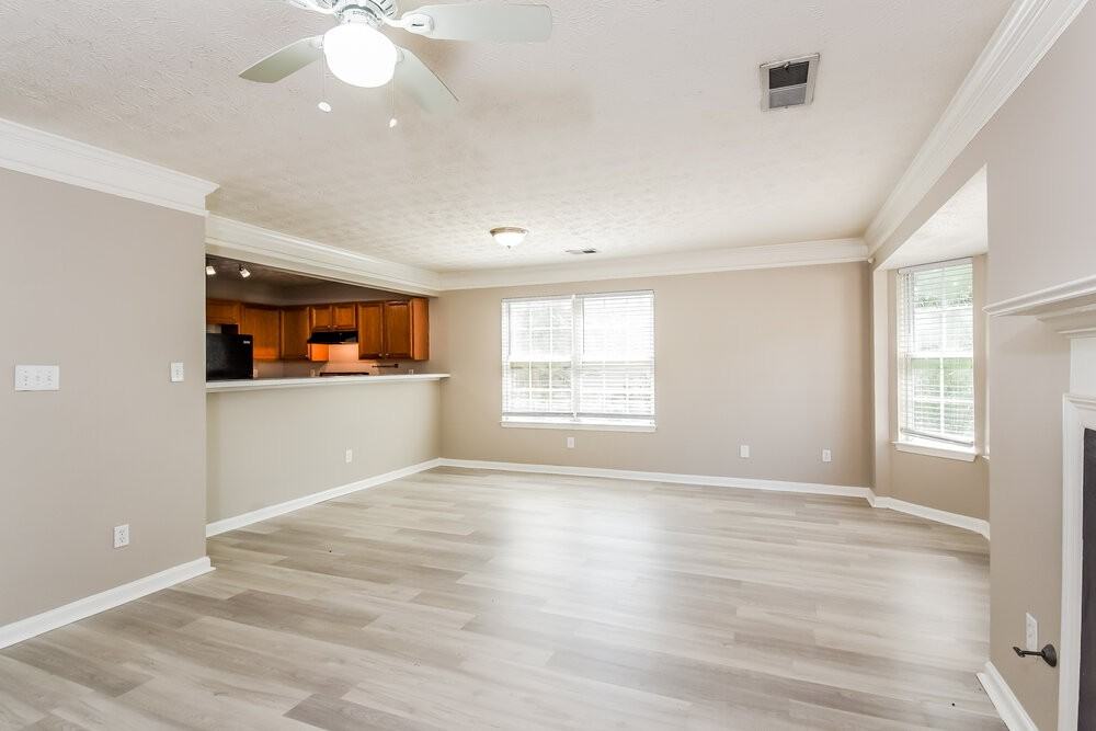 1683 Barrington Overlook - Photo 5 of 17