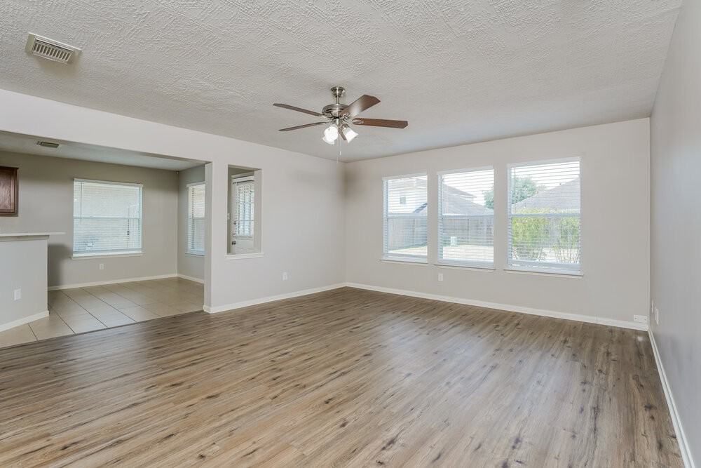 21719 Texian Ct - Photo 5 of 17