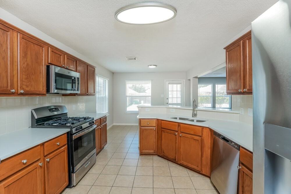 21719 Texian Ct - Photo 7 of 17