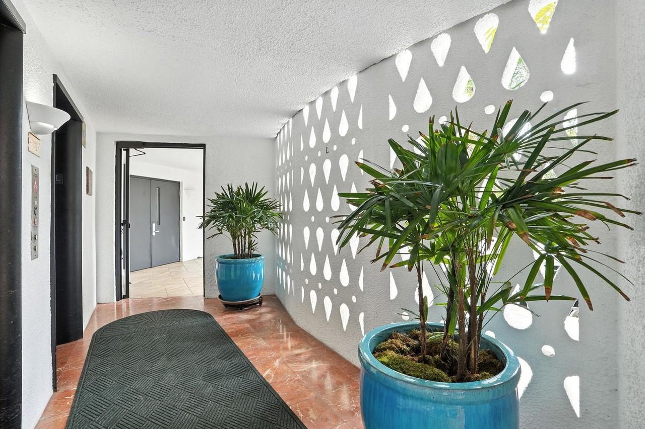 3951 Gulf Shore Blvd N #1049705P - Photo 7 of 50