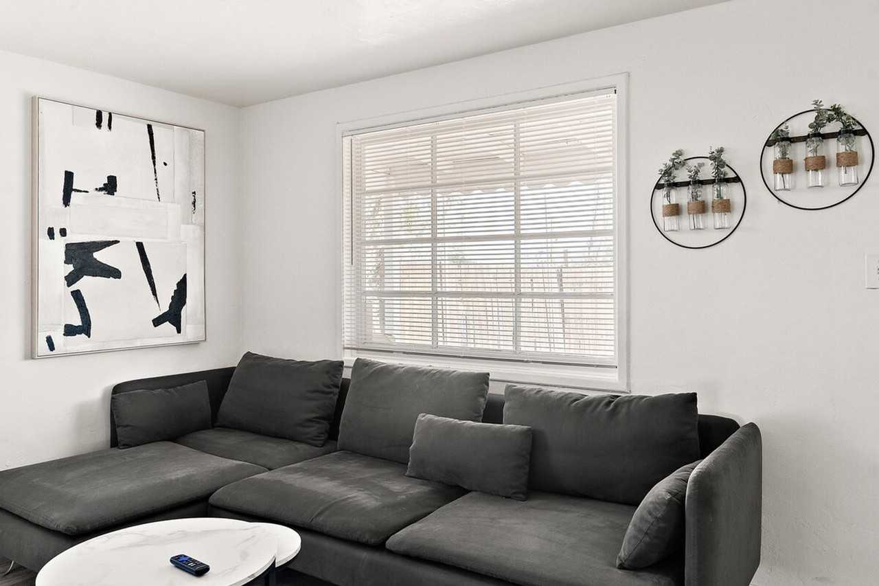 639 W Pepper Pl #1244337P - Photo 3 of 19