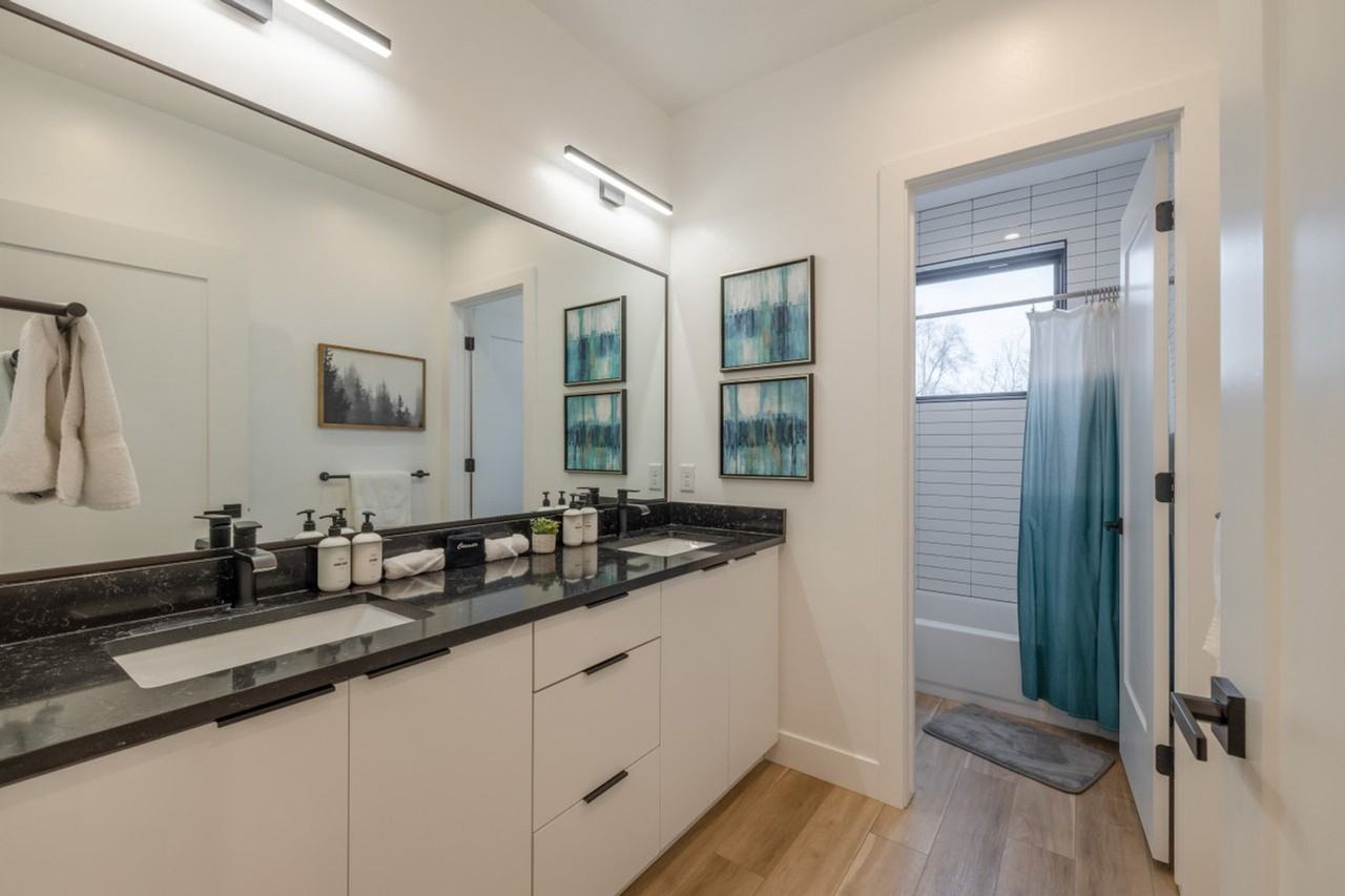 2595 S 700 E #1249833P - Photo 5 of 30