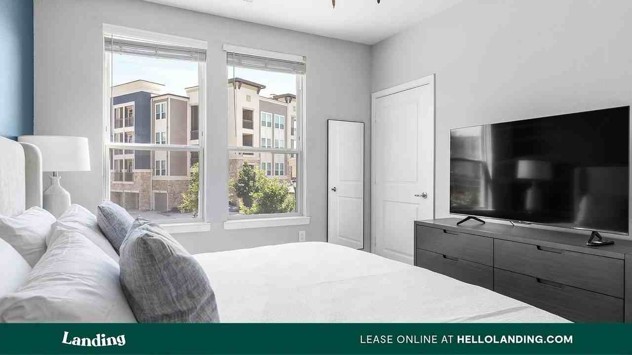 729 Junction Dr - Photo 4 of 50