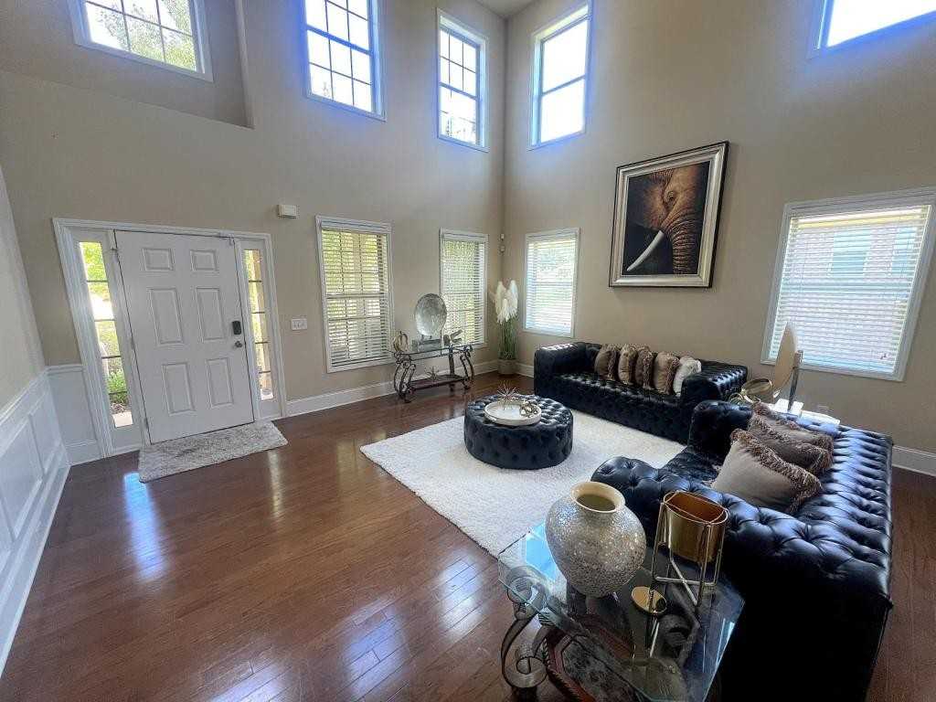 6117 Golf View Xing - Photo 2 of 11