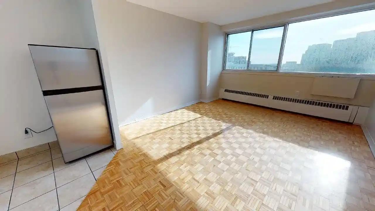 235 Rue Sherbrooke Ouest #1604 - Photo 4 of 11