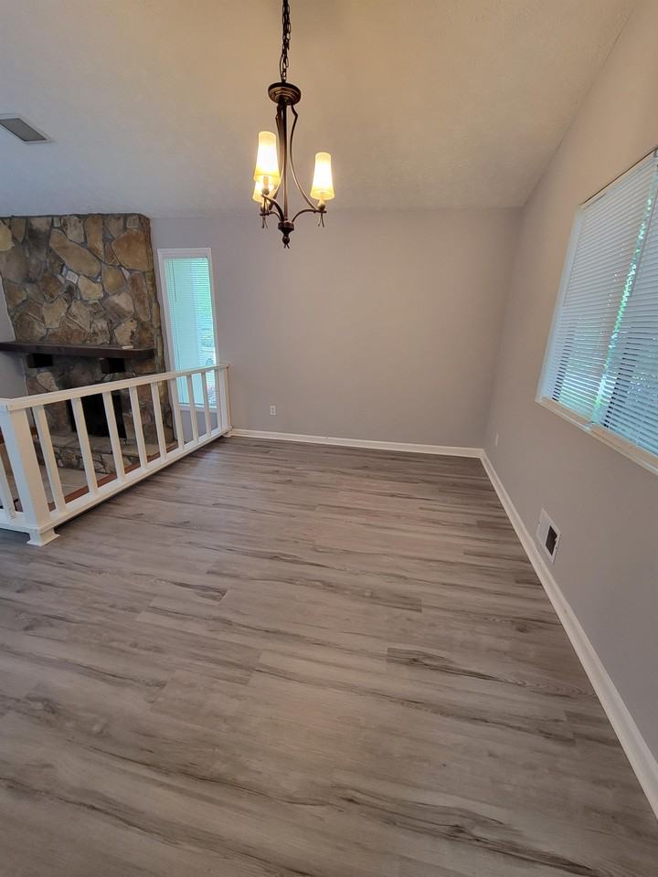 180 Moonshadow Ct - Photo 2 of 30