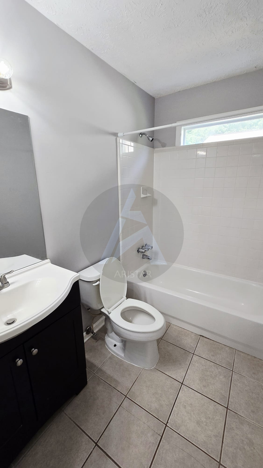 180 Moonshadow Ct - Photo 4 of 30