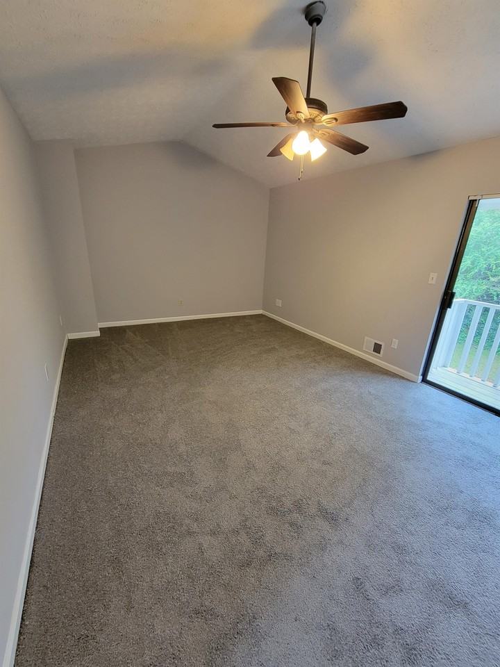 180 Moonshadow Ct - Photo 2 of 30
