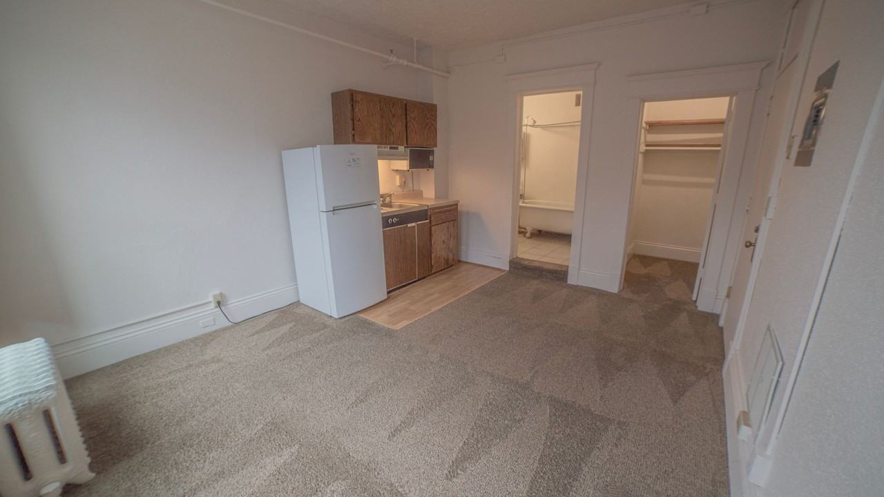 Gardner - Photo 4 of 18