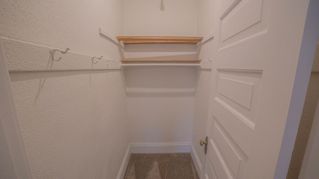 Gardner - Photo 7 of 18