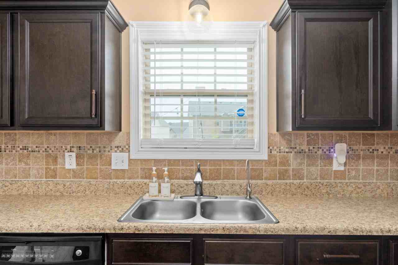 649 Fox Hound Dr - Photo 3 of 35