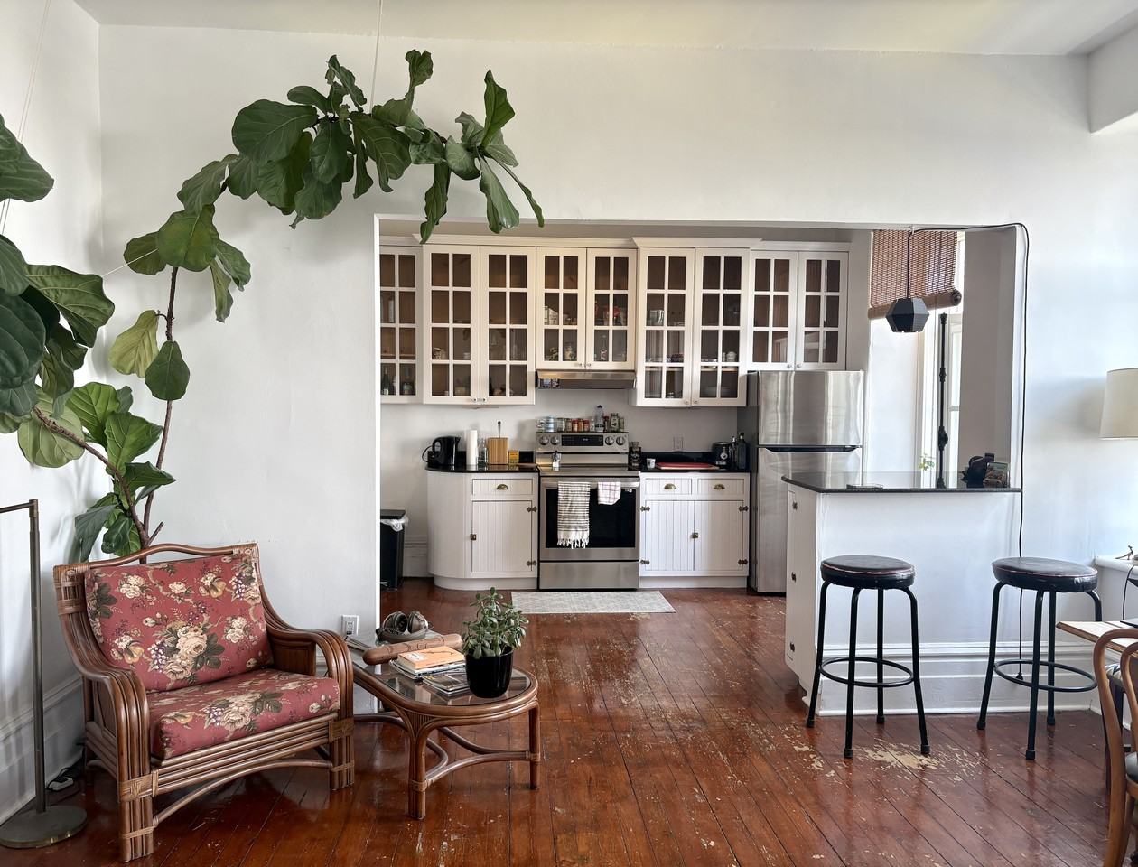 375 Rue Saint-Paul East #2