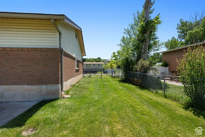 1460 E Canyon Dr - Photo 2 of 6