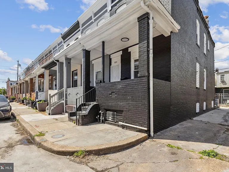 724 N Curley St - Photo 3 of 14