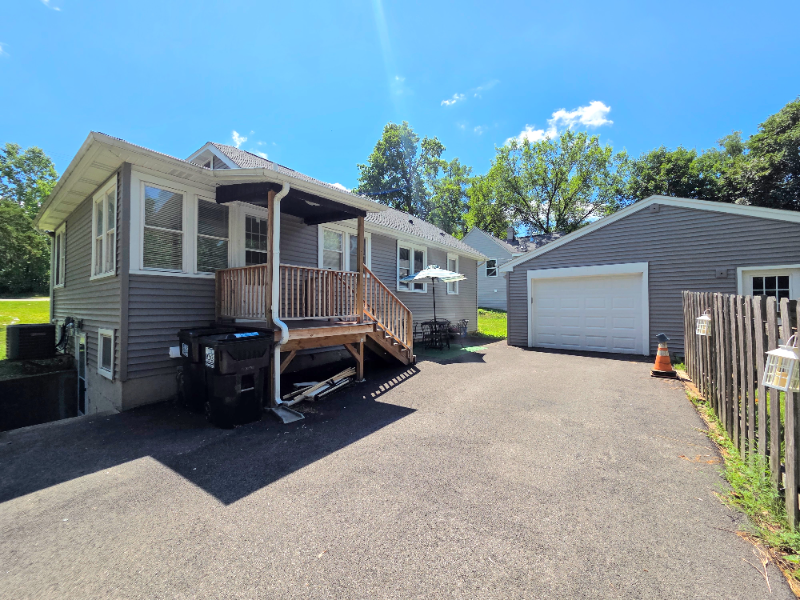 3823 E Wonder Lake Rd - Photo 2 of 18