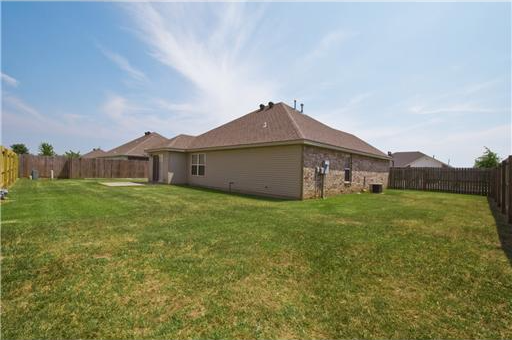 702 Topaz St - Photo 3 of 3