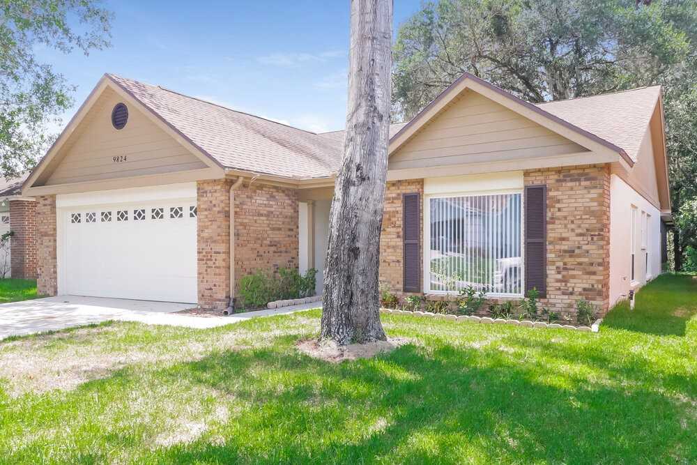 9824 Sir Frederick St - Photo 3 of 16