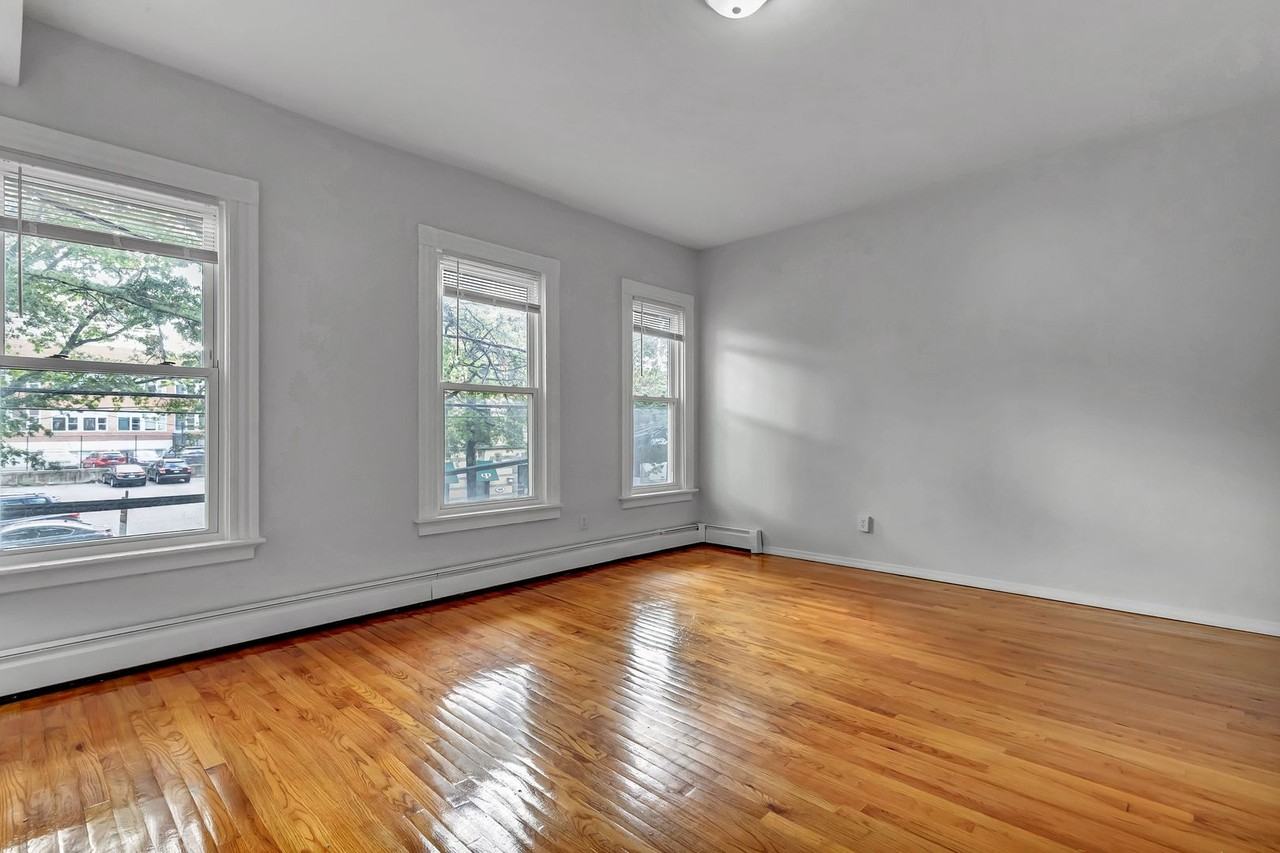 170-172 Park Street - Photo 4 of 19