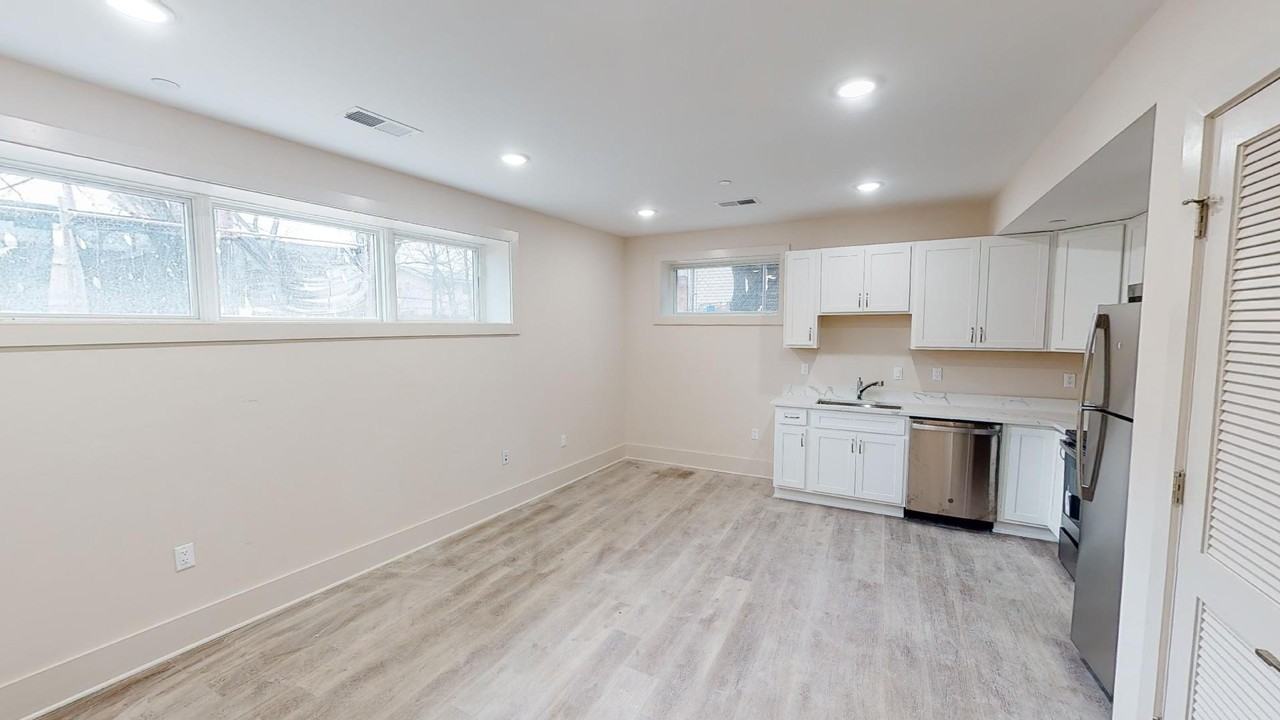 917 Sheridan St Nw #003 - Photo 4 of 4