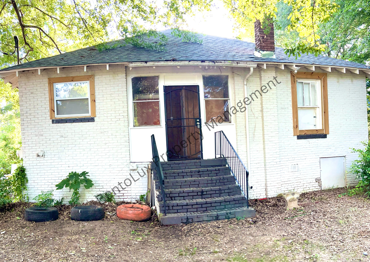 4196 Mikado Ave #C - Photo 3 of 13