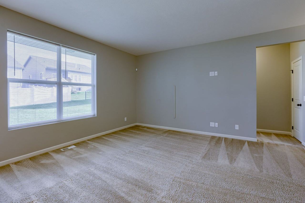 8562 King St - Photo 4 of 36