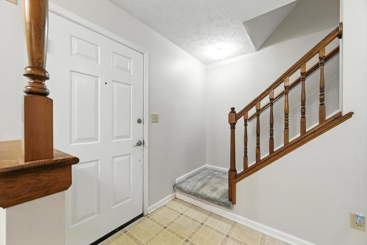 29 Oneonta Drive - Photo 5 of 17