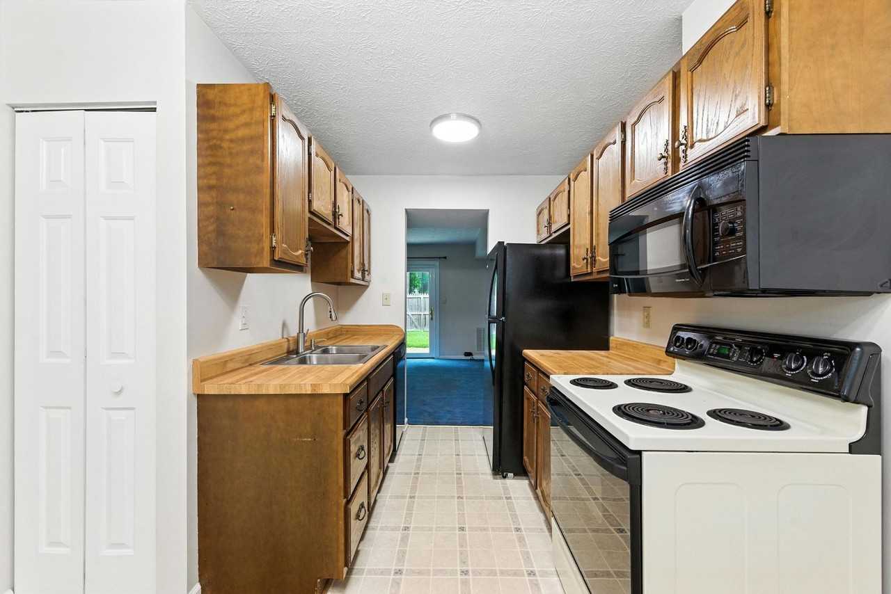 29 Oneonta Drive - Photo 6 of 17