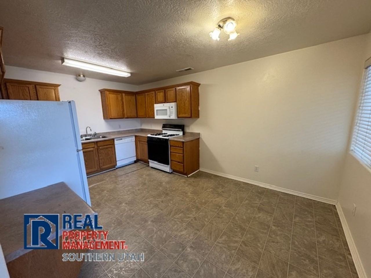 628 W Evans Ridge Cir #3 - Photo 4 of 11