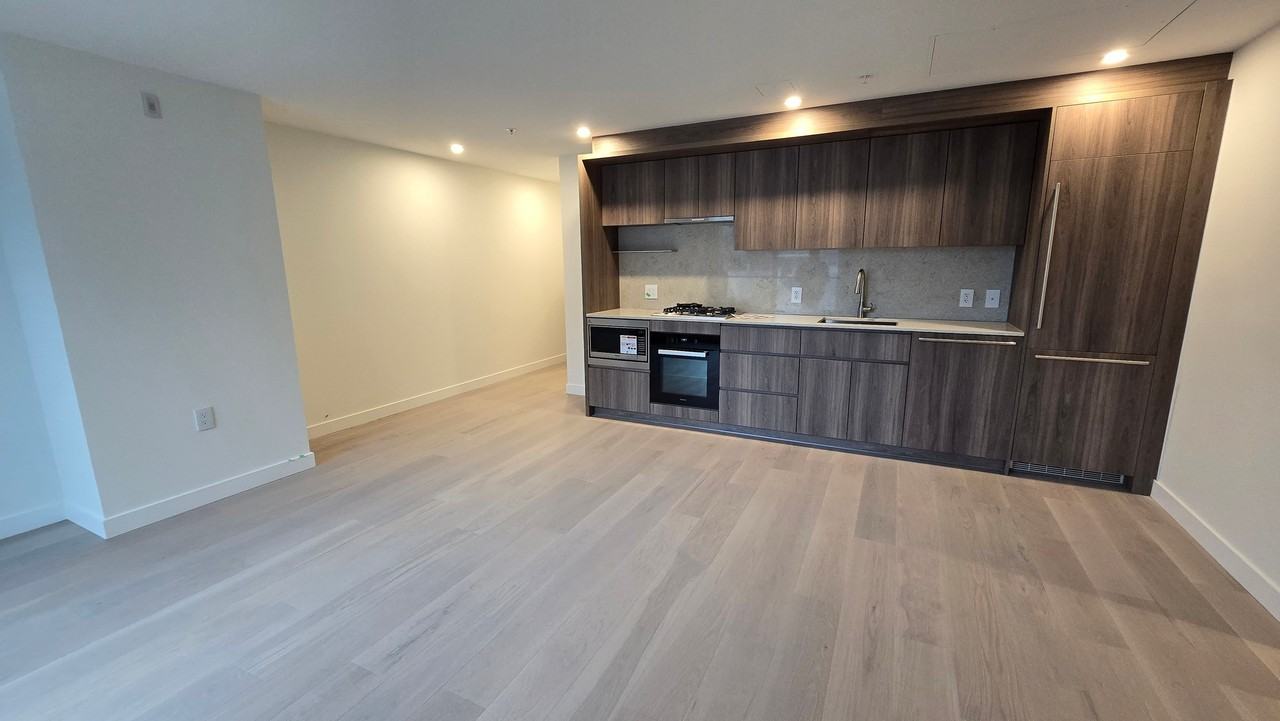 5212 Cambie Street #201 - Photo 6 of 11