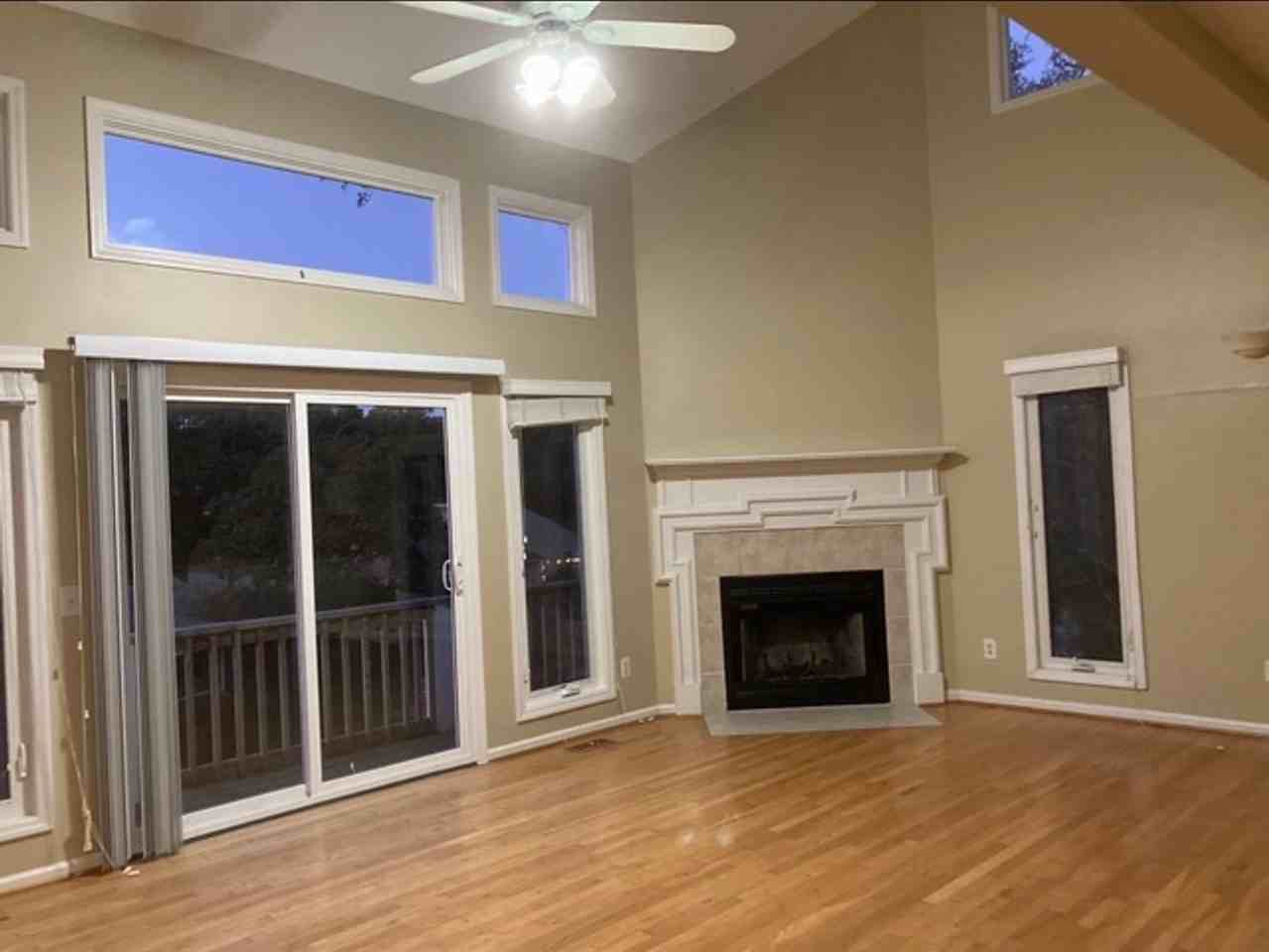 202 Lagoon Ct - Photo 3 of 26