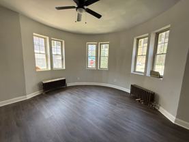 Spacious Apartment for Rent in Edgewater! - Photo 1 of 1