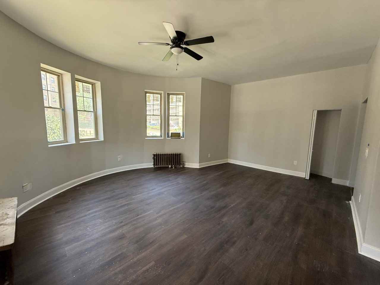 Spacious Apartment for Rent in Edgewater! - Photo 2 of 10