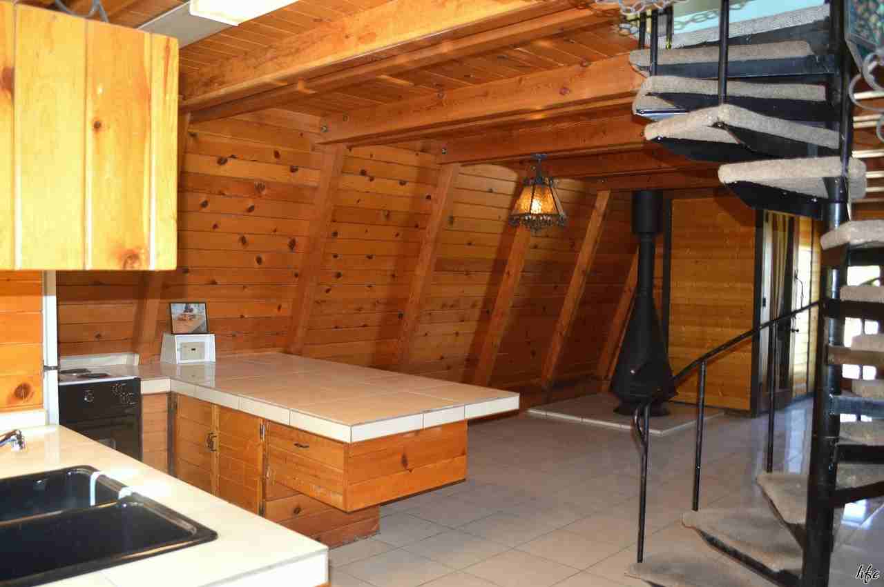 2233 Rim Rd - Photo 3 of 7