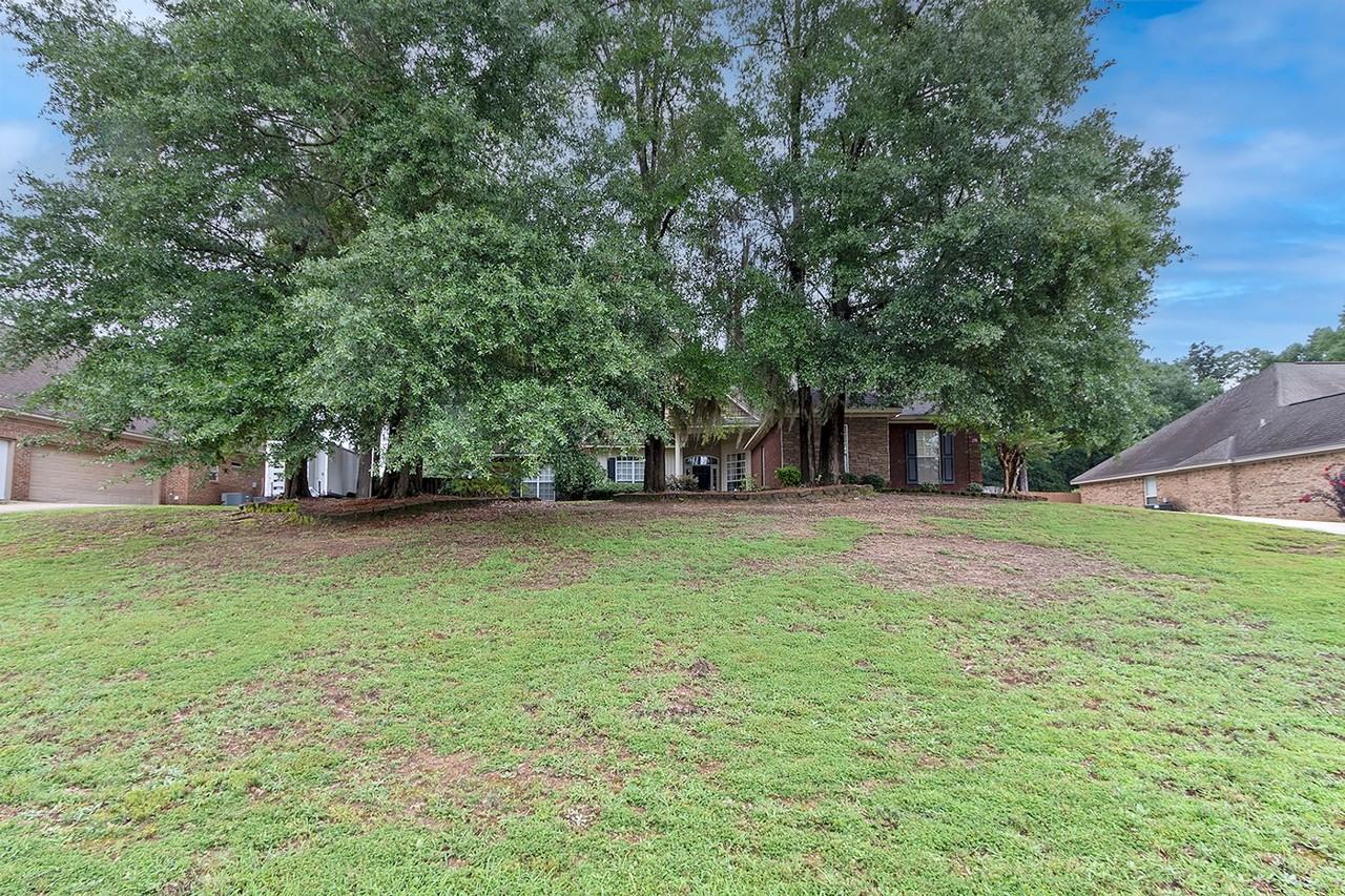 231 Woodford Dr - Photo 2 of 31