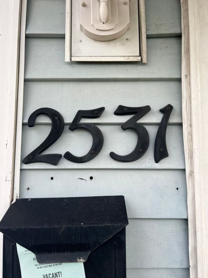 2531 Barr St - Photo 2 of 16