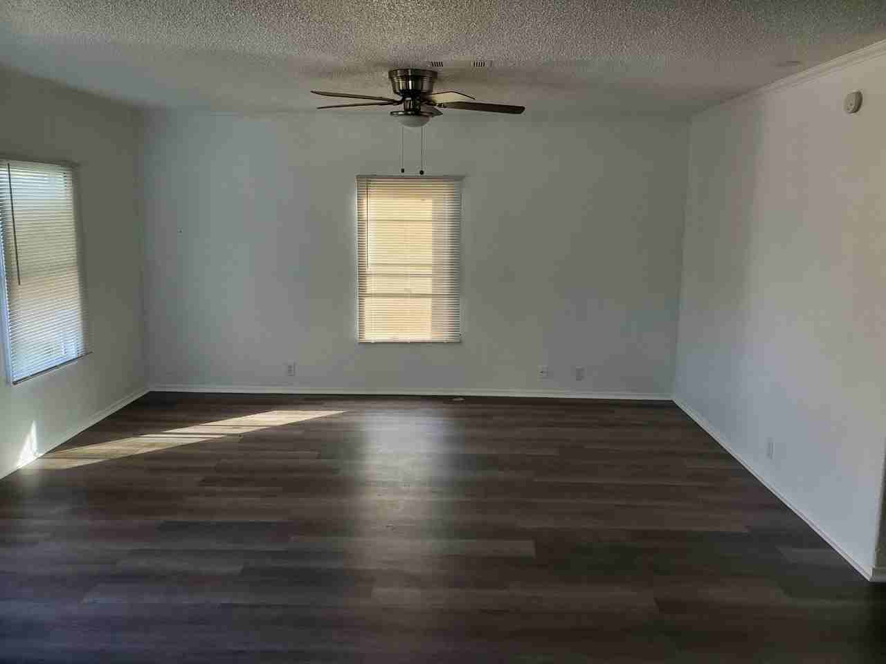 11806 Greenglen Dr - Photo 3 of 8