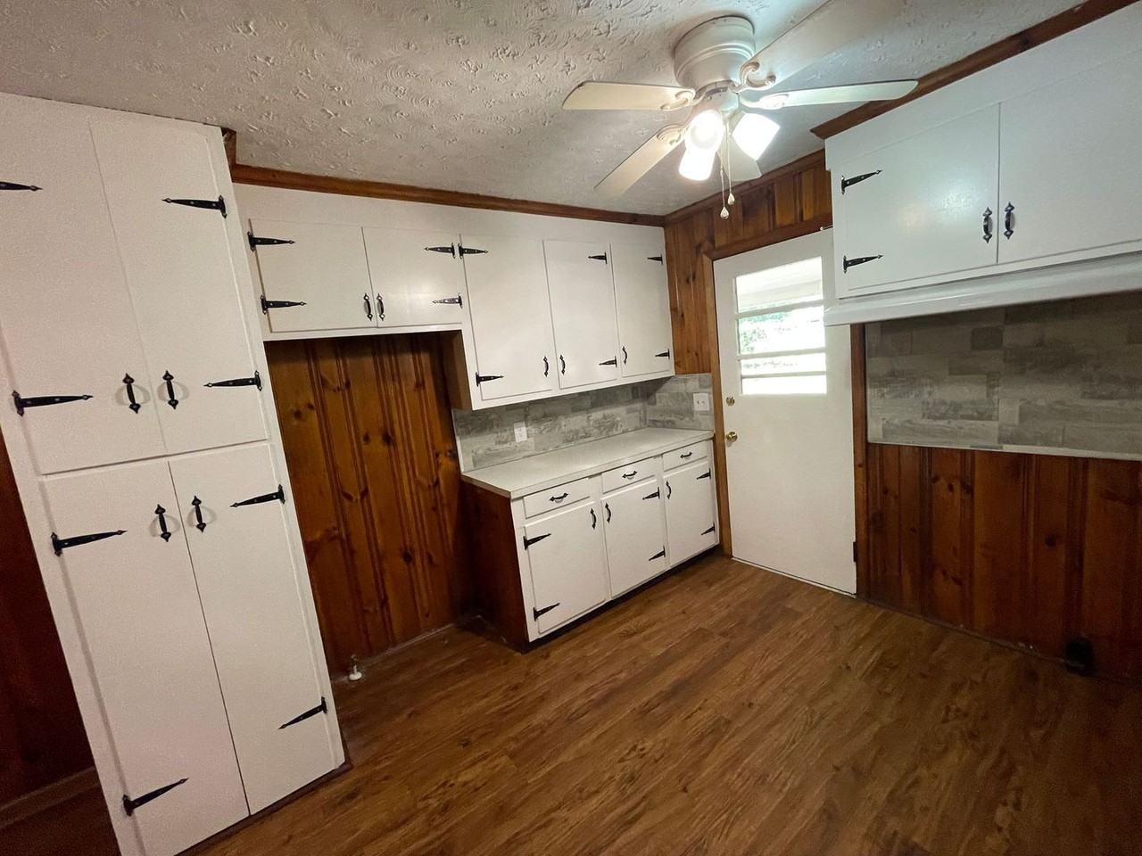 709 Branton Dr - Photo 5 of 26