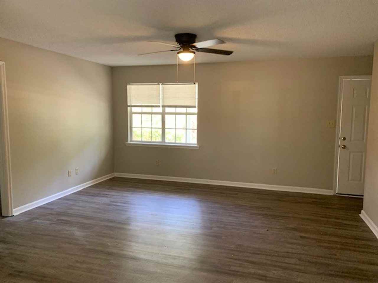 5600 Scruggs Cir - Photo 3 of 7