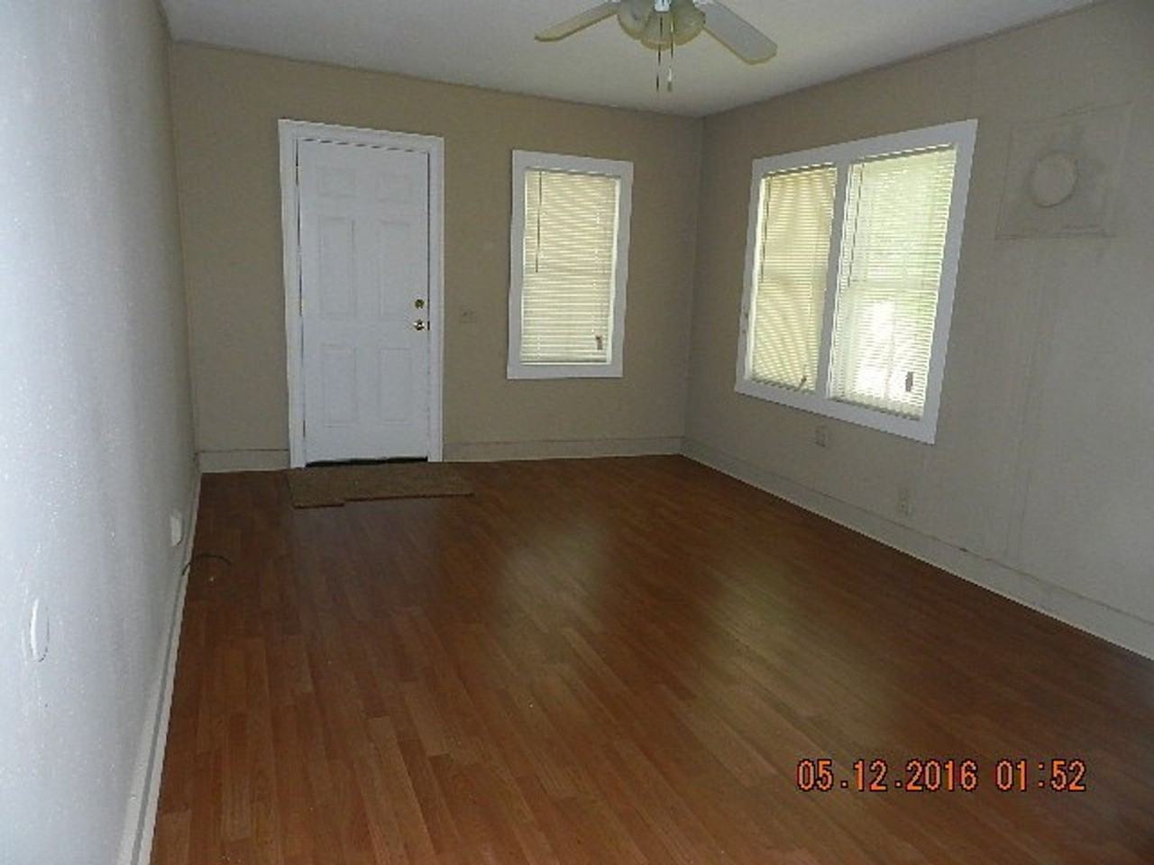 621 Mathis St - Photo 2 of 13