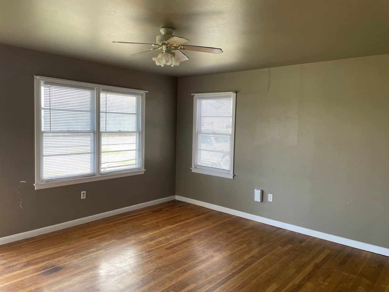 417 Stephens St - Photo 2 of 18