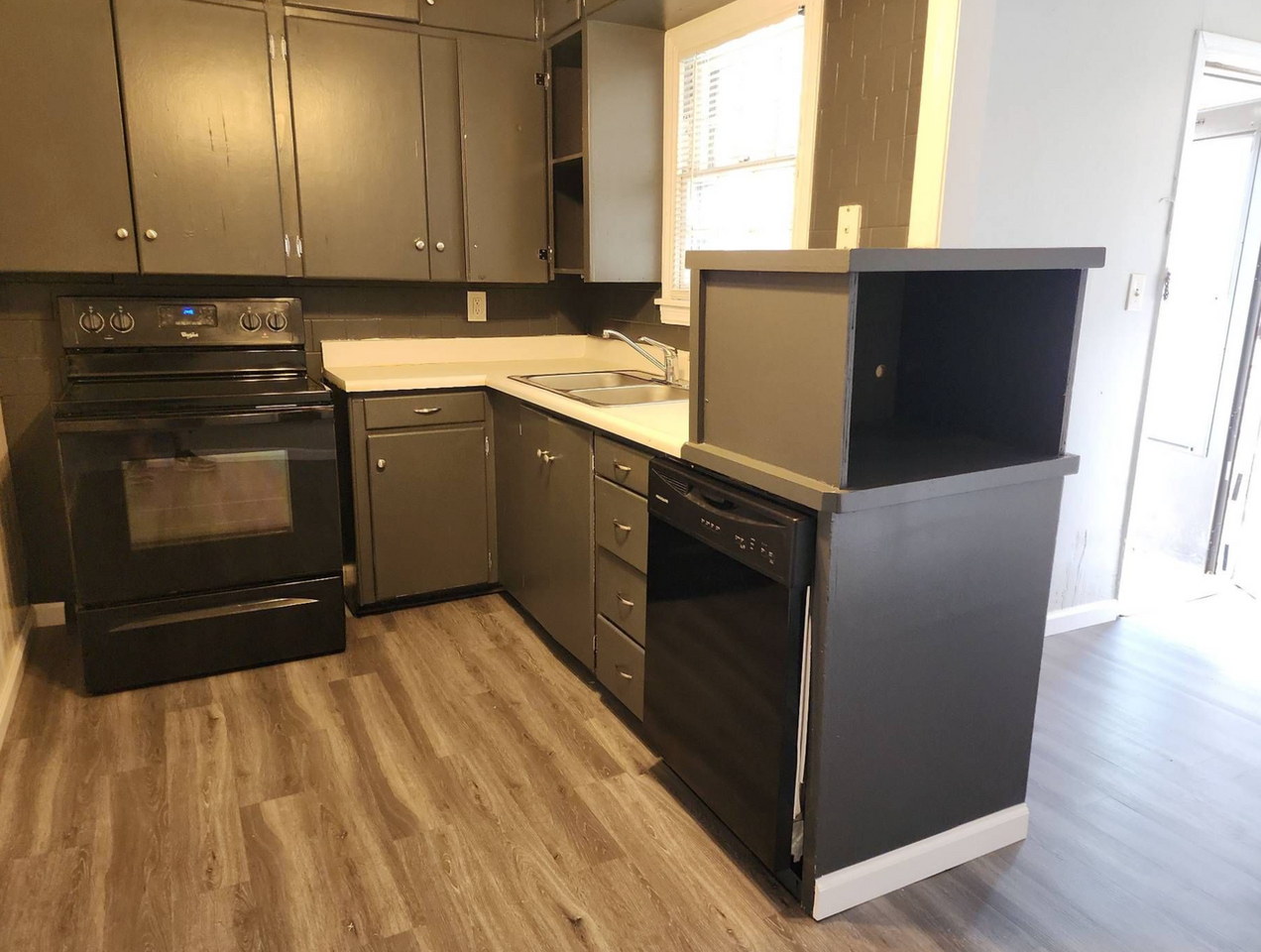 2904 Nw 46th St - Photo 2 of 19
