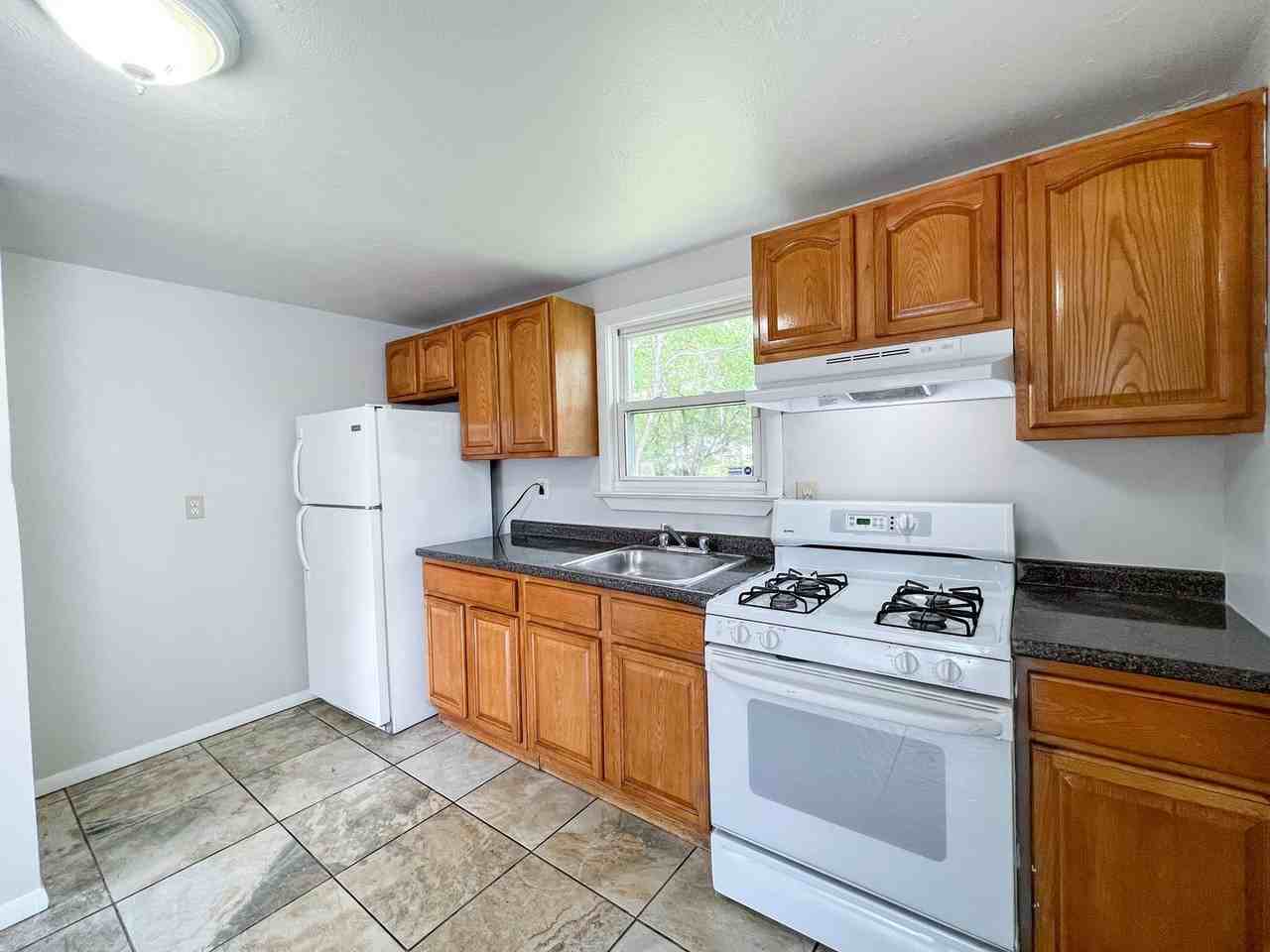 54 Vineland Ter - Photo 7 of 27