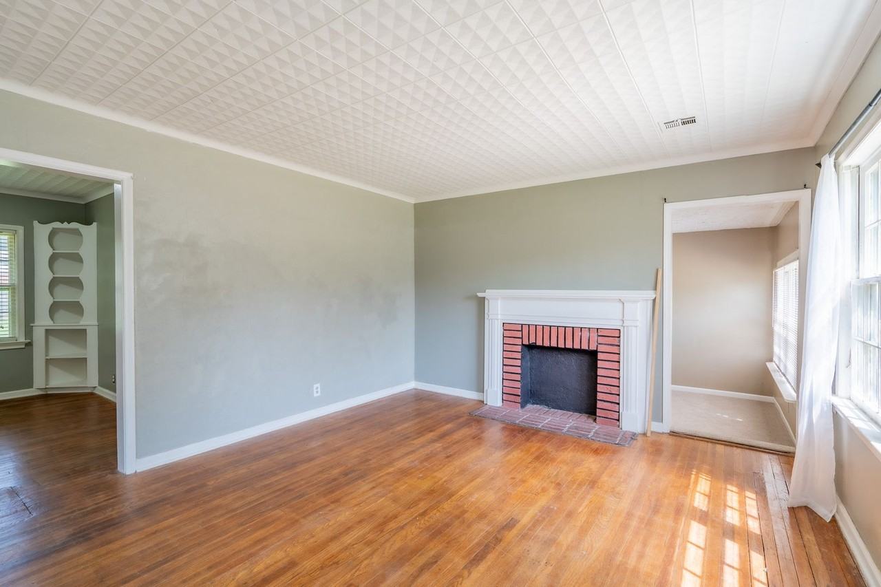 1810 N Main St - Photo 3 of 16