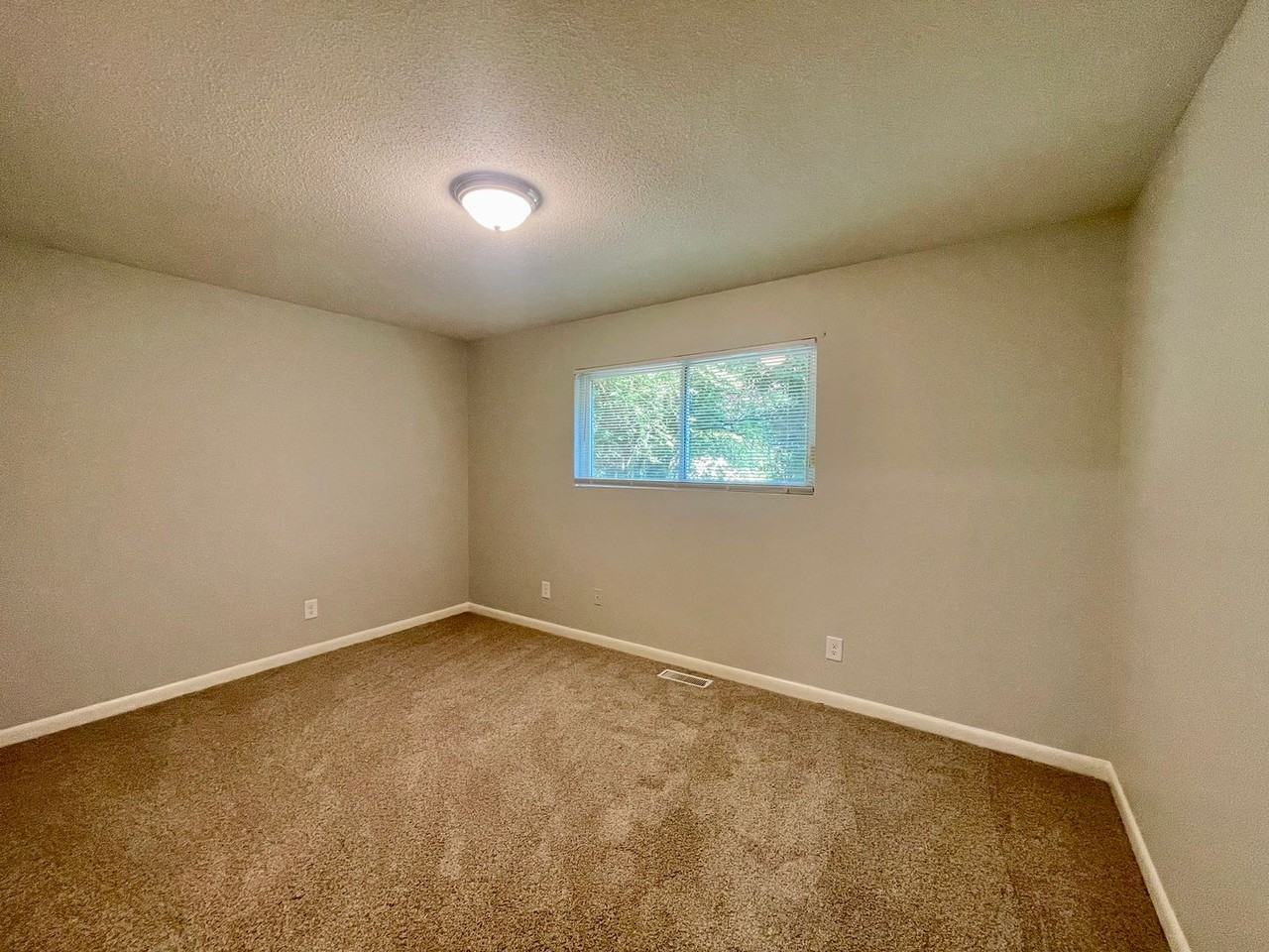 D2 Shepherd Ln - Photo 4 of 6