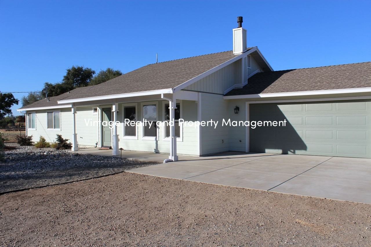 23430 N Mackville Rd - Photo 2 of 30