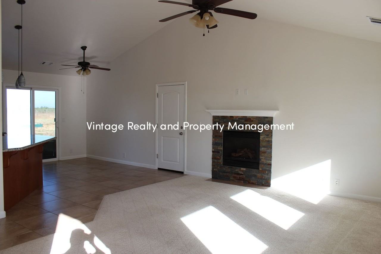 23430 N Mackville Rd - Photo 3 of 30