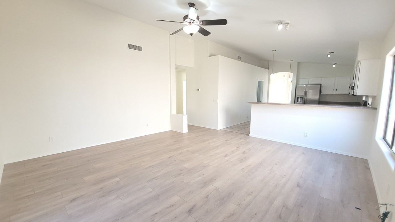 845 W Vaughn Ave - Photo 7 of 34
